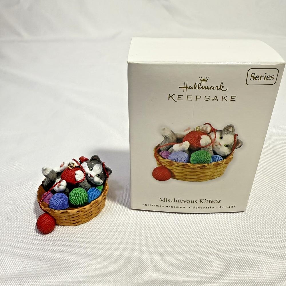 Hallmark Mischievous Kittens‎ Ornament Grey/White Kitten In Yarn Basket #12 2010